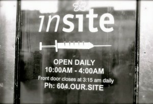 A Glee csillag halálát illetően Cory Monteith, az oszlopíró azt állítja, hogy a biztonságos injekciós hely, az Insite részben felelős. Ez igaz?