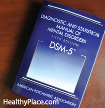A DSM-ben négy PTSD tünettípus létezik, de vannak-e PTSD tünetei a DSM-5-ből? Nézze meg a PTSD-ben szenvedő emberek további tüneteit.
