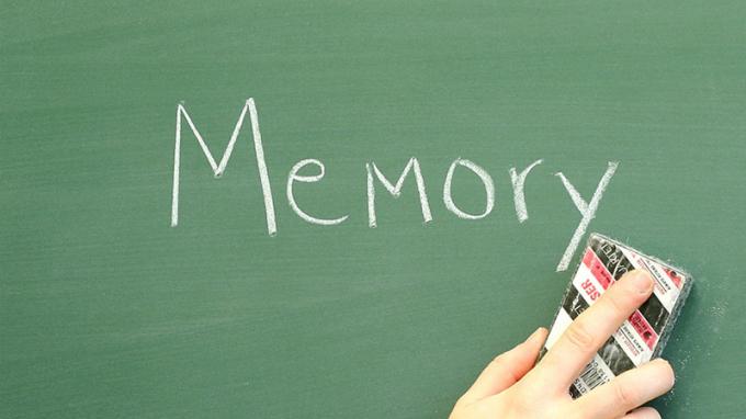 Azok az emlékek, amelyek károsíthatják a mentális betegségek gyógyulását, visszaverésekként fordulhatnak elő, amikor nagyon beteg voltál. A sötétség és a reménytelenség emlékei még mindig fájnak a gyógyulásnak.