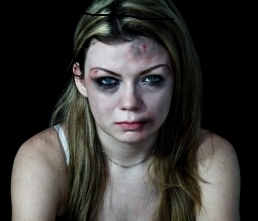 Kép egy bántalmazott nő